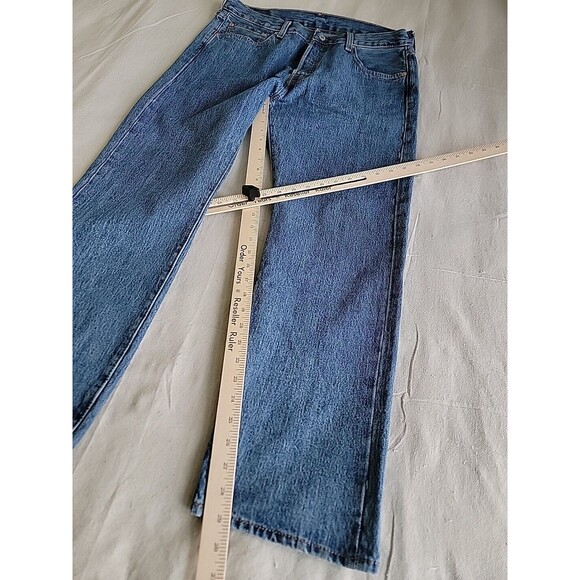 Levis 501 Jeans Mens 34x29 Button Fly Straight Blue Mid Rise Cotton Medium Blue - Picture 2 of 13